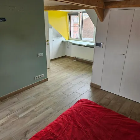 3 A Louer Dans Belle Maison