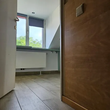3 A Louer Dans Belle Maison
